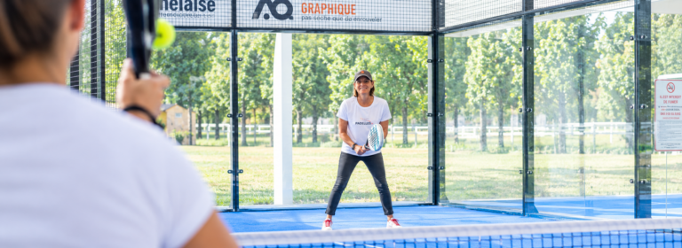 debuter le padel après 50 ans