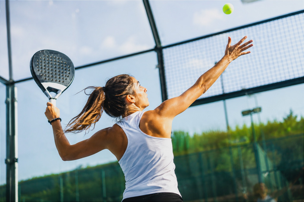 joueuse padel vibora action